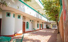 Hotel Escondido